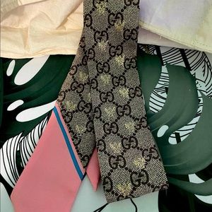 AUTHENTIC Gucci Silk Skinny Scarf